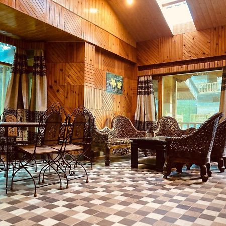 Woods Villa- A Luxury Mountains View Cottages Manāli Екстериор снимка