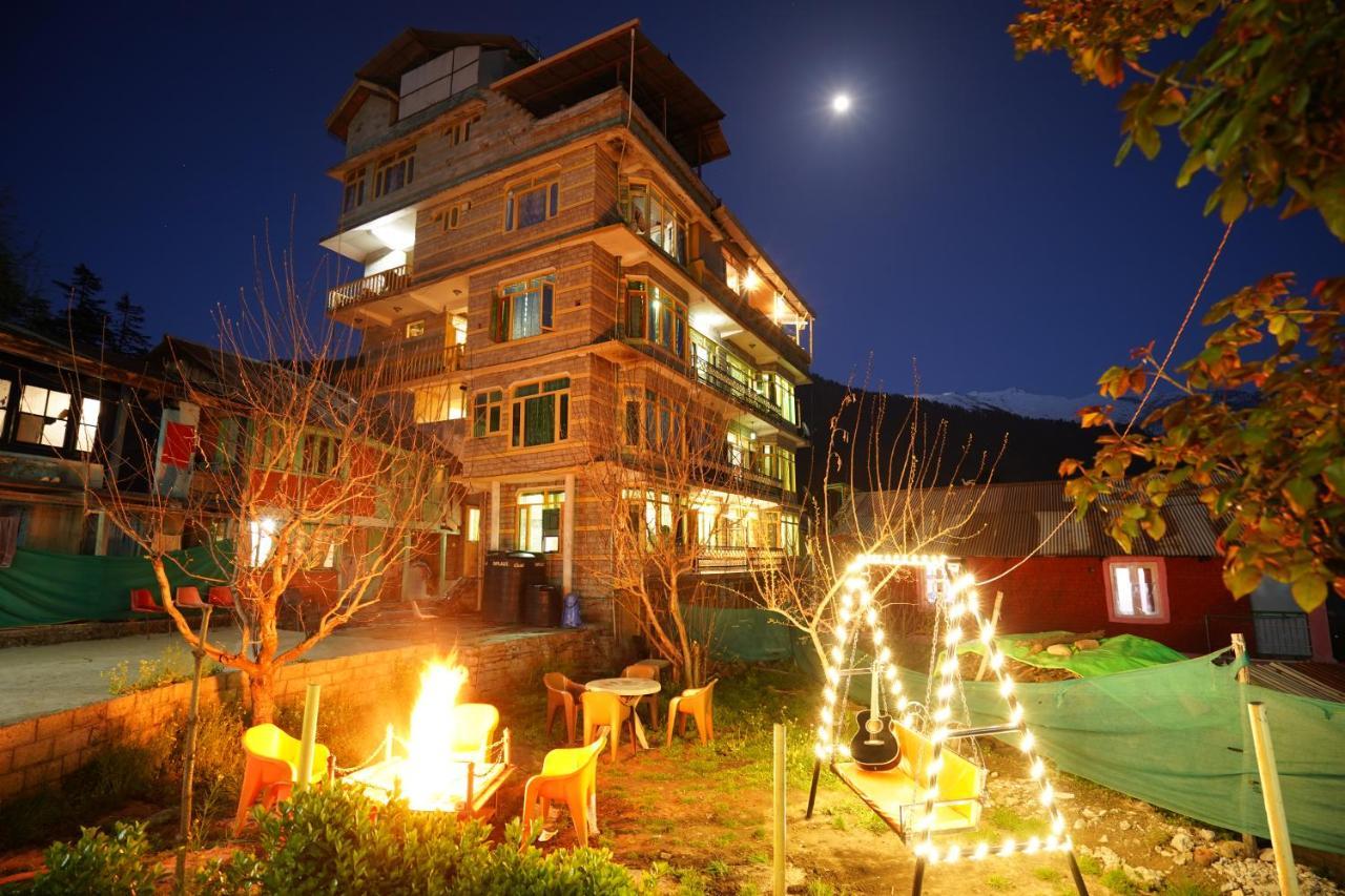 Woods Villa- A Luxury Mountains View Cottages Manāli Екстериор снимка
