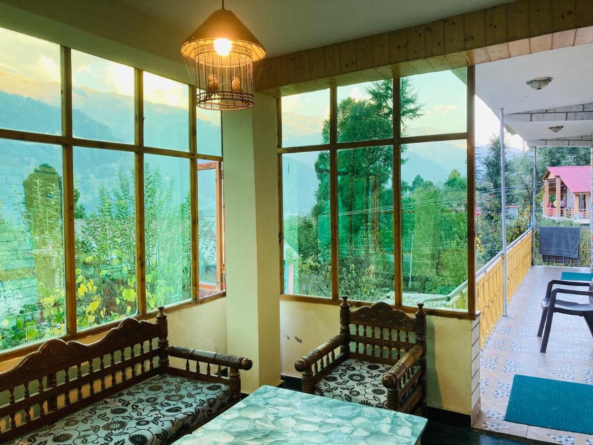 Woods Villa- A Luxury Mountains View Cottages Manāli Екстериор снимка
