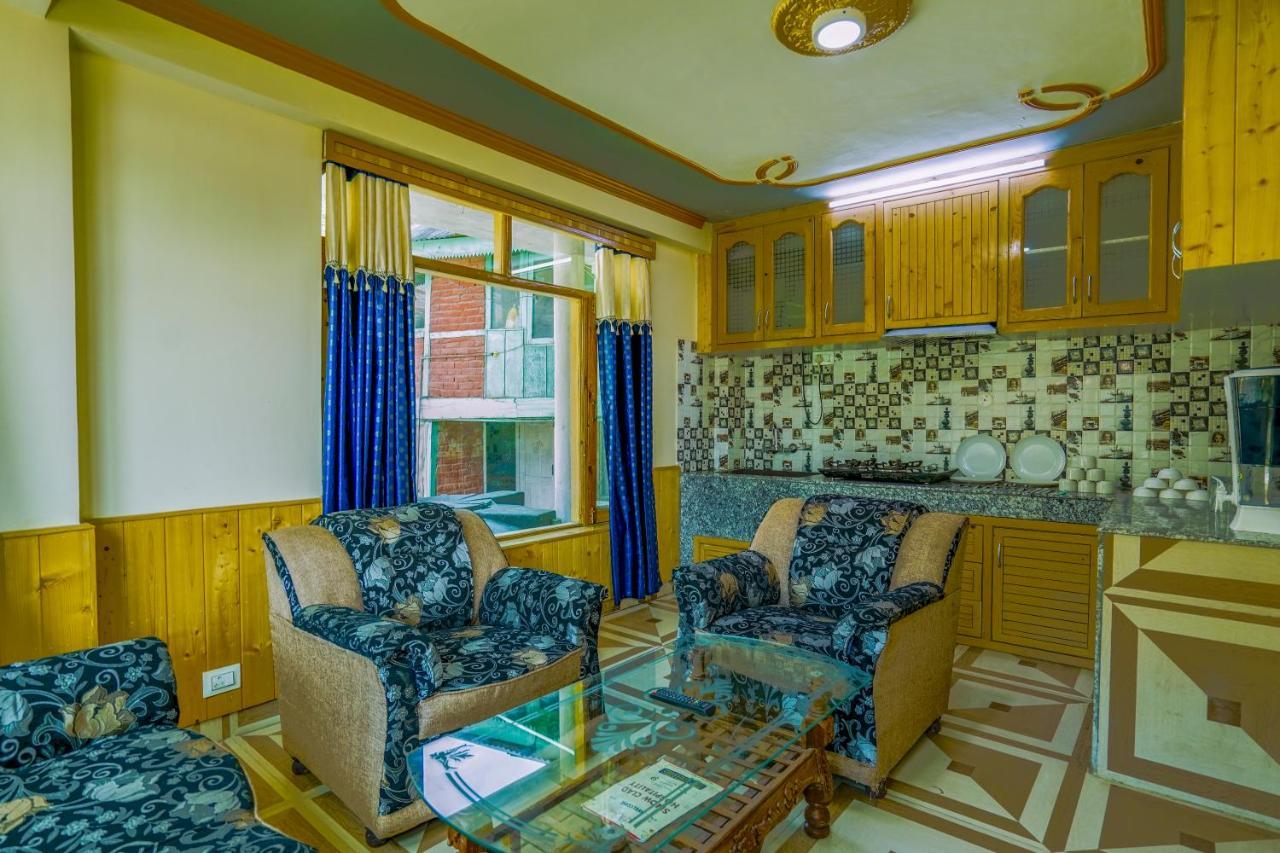 Woods Villa- A Luxury Mountains View Cottages Manāli Екстериор снимка