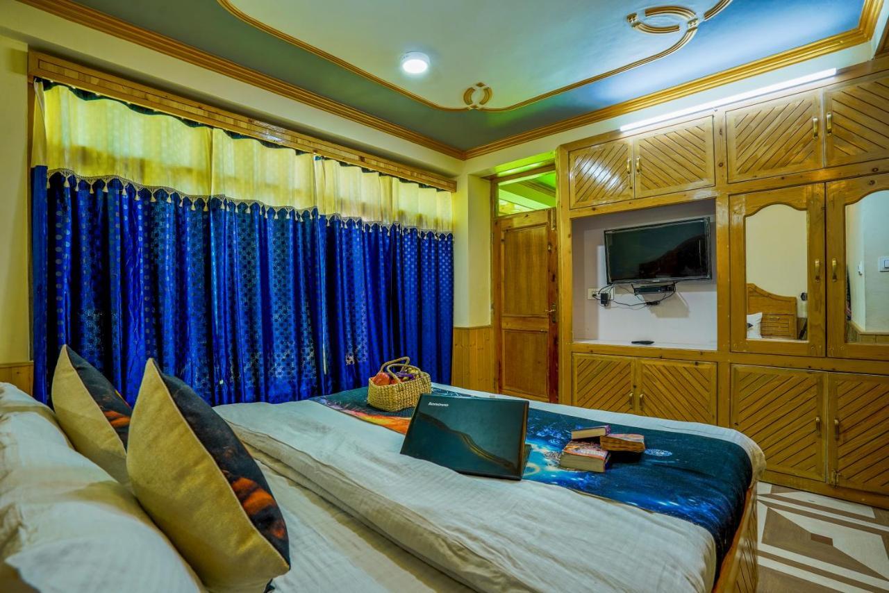 Woods Villa- A Luxury Mountains View Cottages Manāli Екстериор снимка