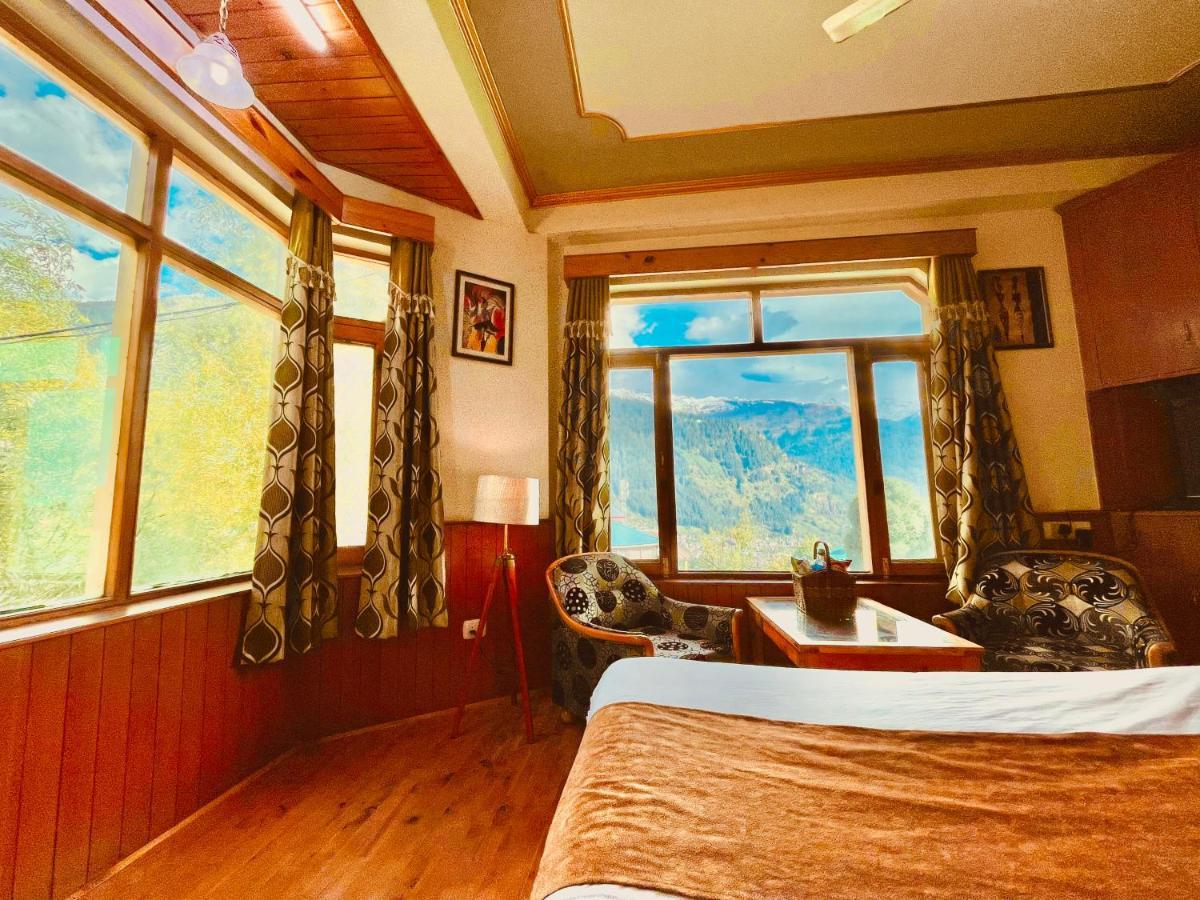 Woods Villa- A Luxury Mountains View Cottages Manāli Екстериор снимка
