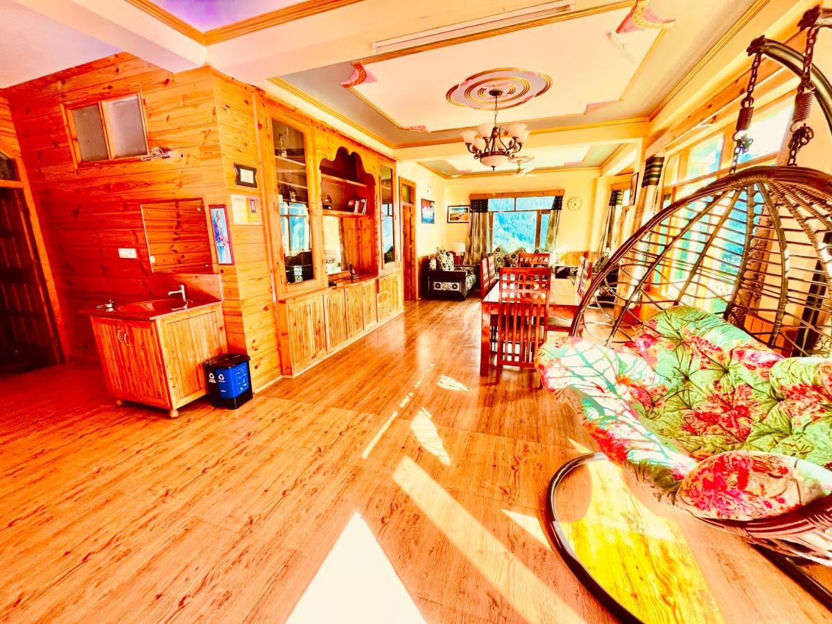 Woods Villa- A Luxury Mountains View Cottages Manāli Екстериор снимка