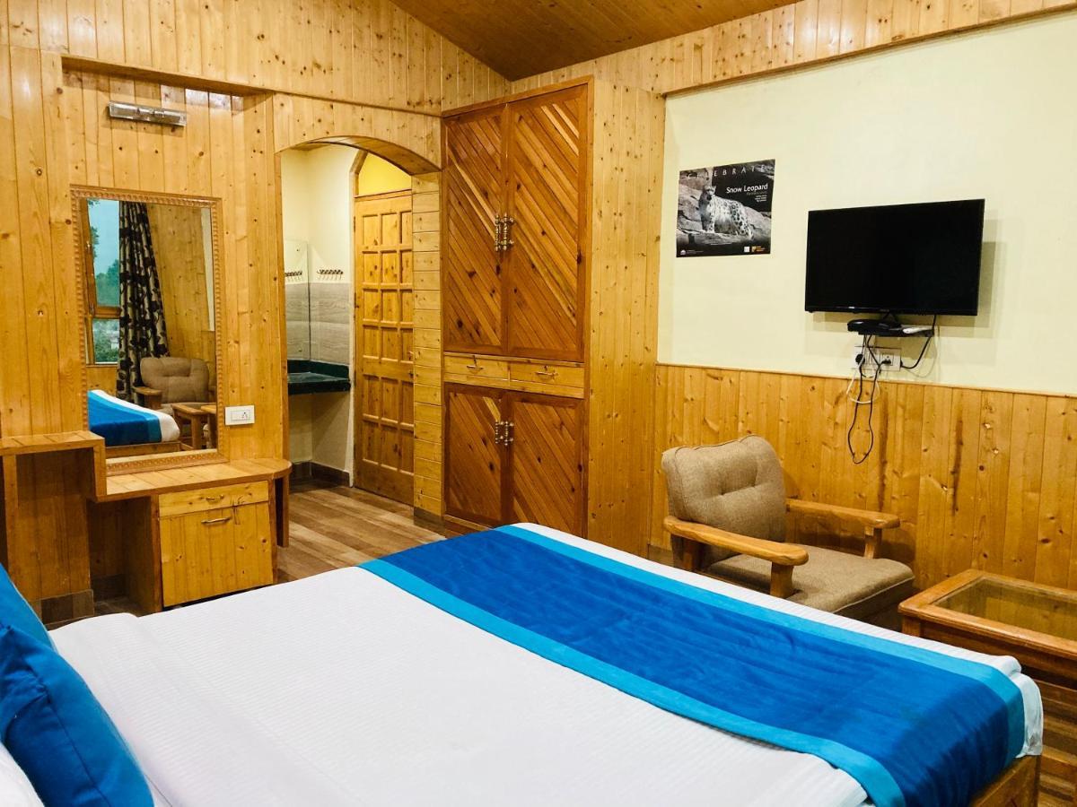 Woods Villa- A Luxury Mountains View Cottages Manāli Екстериор снимка