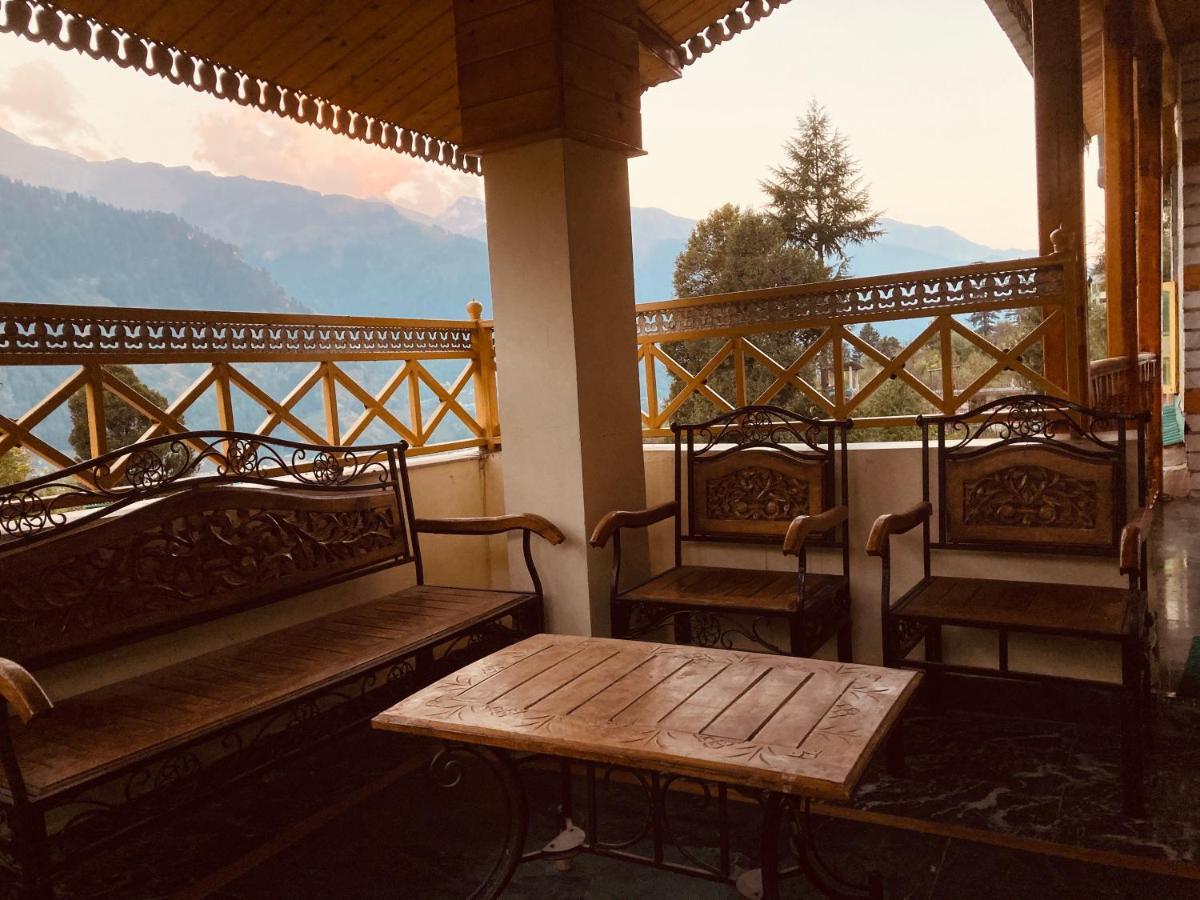 Woods Villa- A Luxury Mountains View Cottages Manāli Екстериор снимка