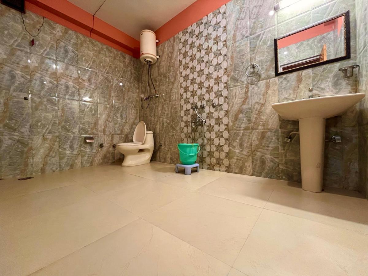 Woods Villa- A Luxury Mountains View Cottages Manāli Екстериор снимка