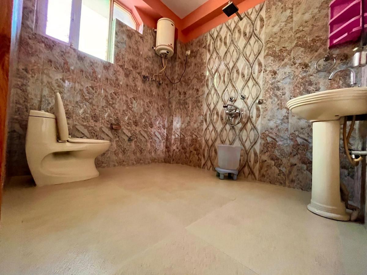 Woods Villa- A Luxury Mountains View Cottages Manāli Екстериор снимка