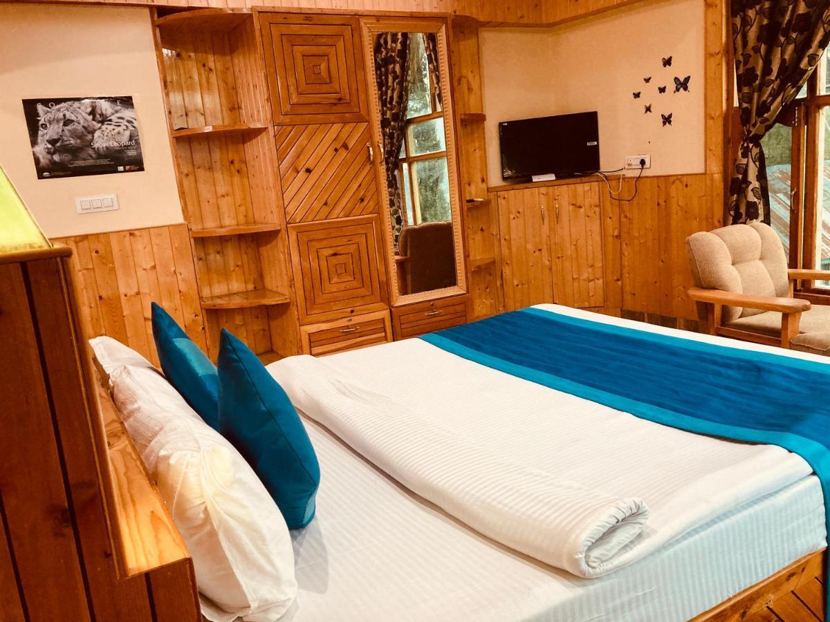 Woods Villa- A Luxury Mountains View Cottages Manāli Екстериор снимка