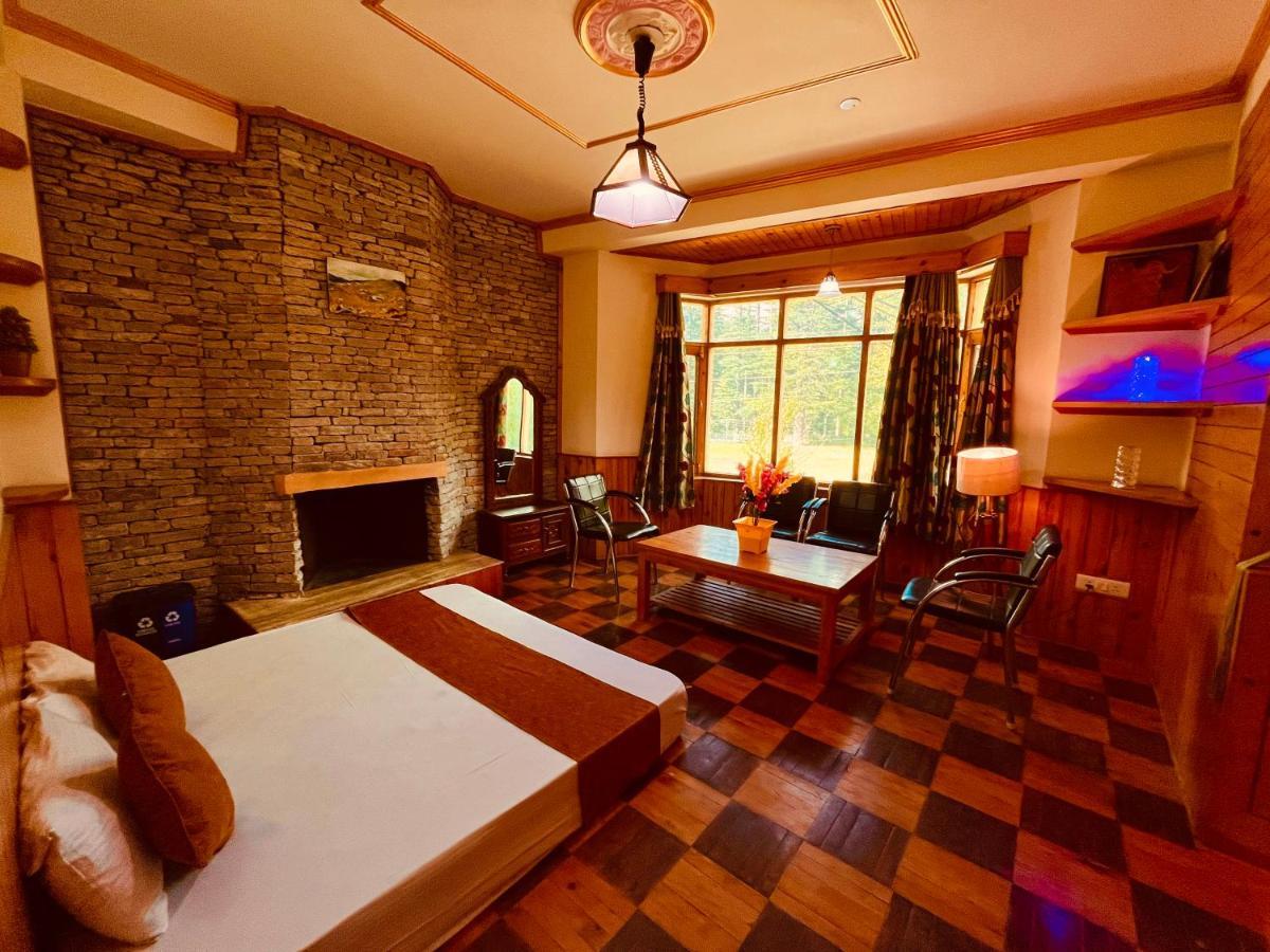 Woods Villa- A Luxury Mountains View Cottages Manāli Екстериор снимка