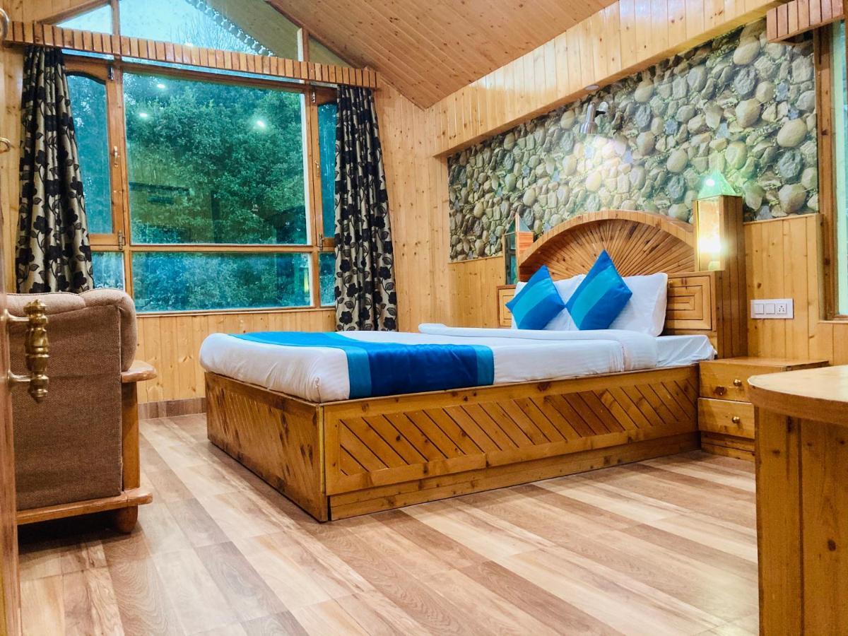 Woods Villa- A Luxury Mountains View Cottages Manāli Екстериор снимка